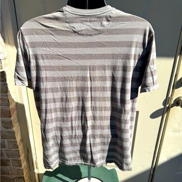 Converse One Star, V-neck, Short Sleeve, Shirt, Size Medium - Picture 2 of 3